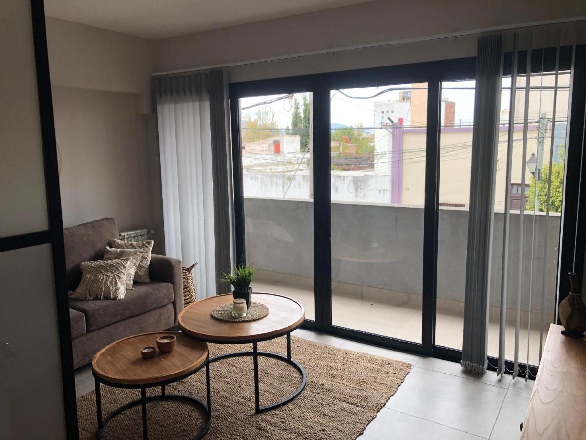 Departamento En Primer Piso A 900 Metros De La Balcarce Salta