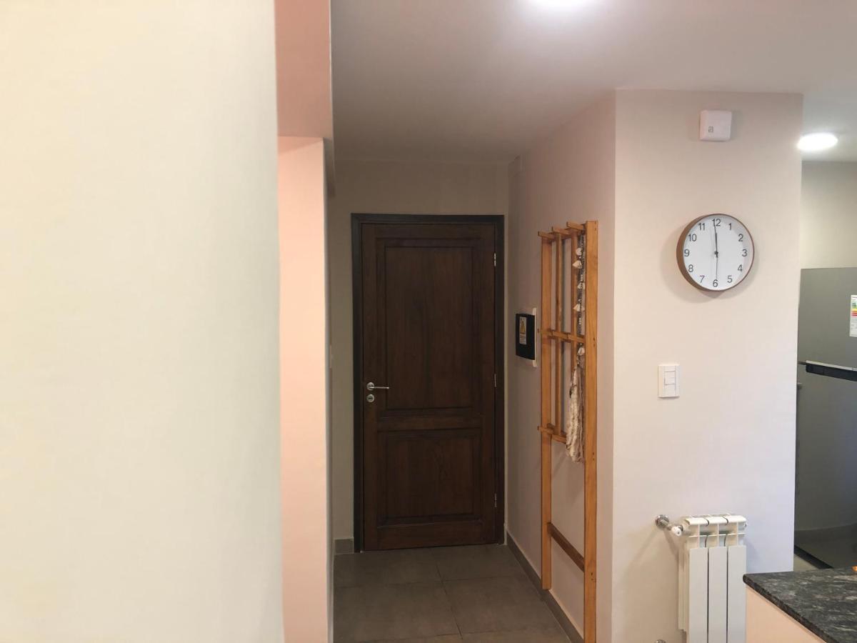 Apartamento Departamento En Primer Piso A 900 Metros De La Balcarce *
