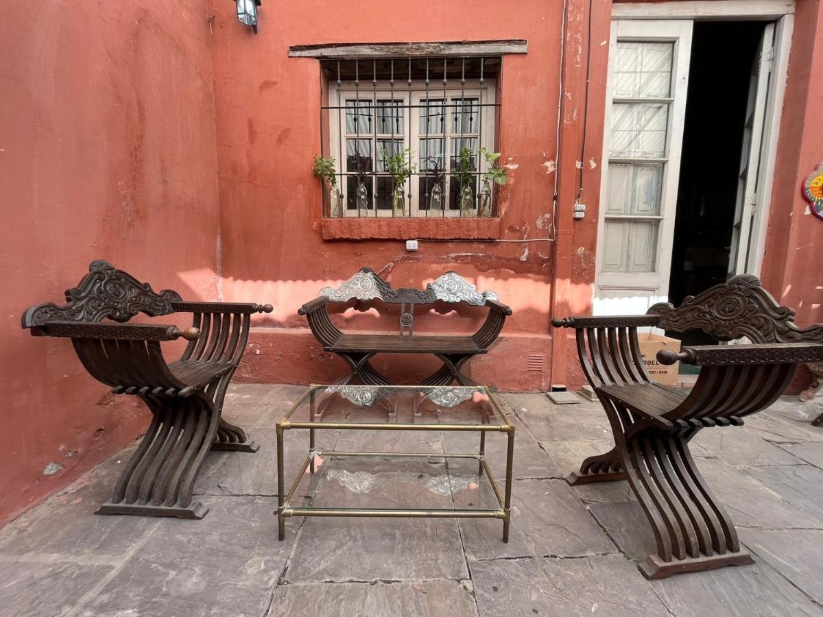 Punto * Salta