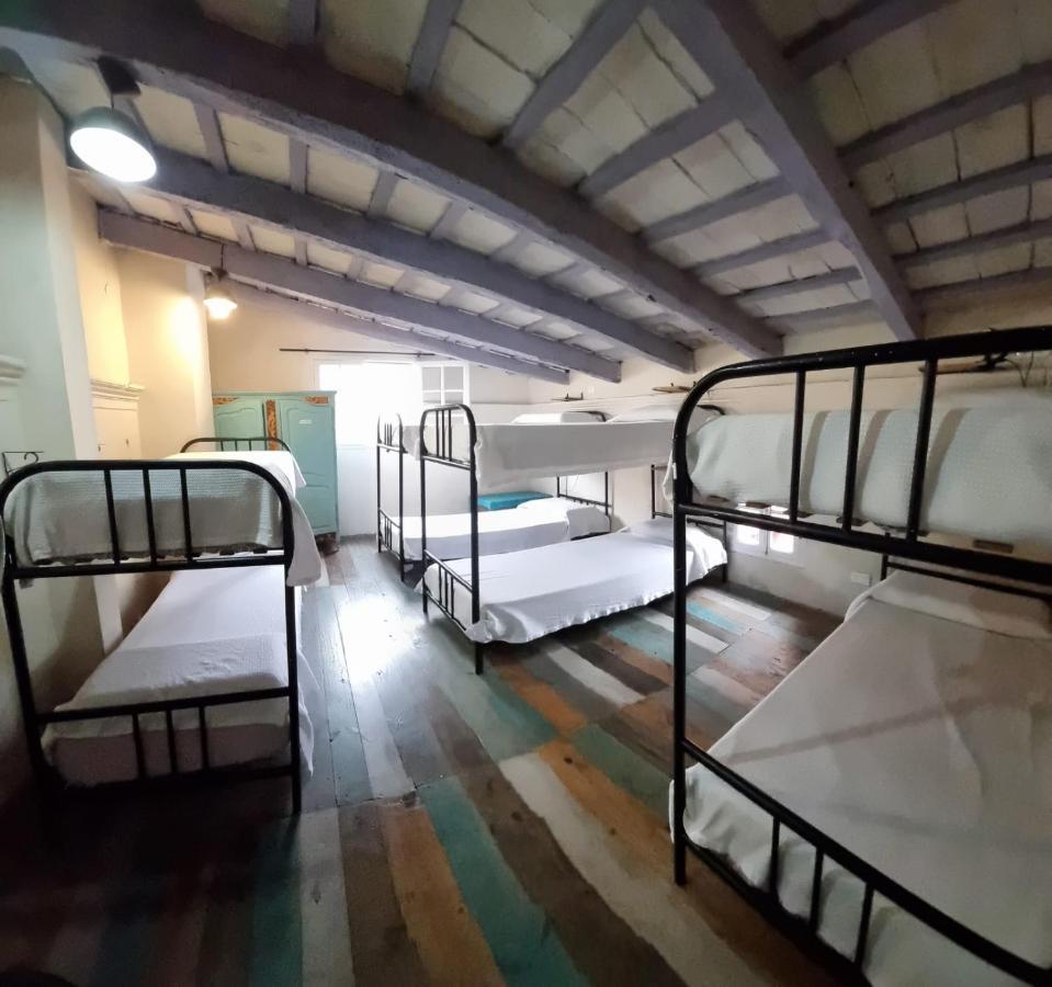 Hostal Punto *