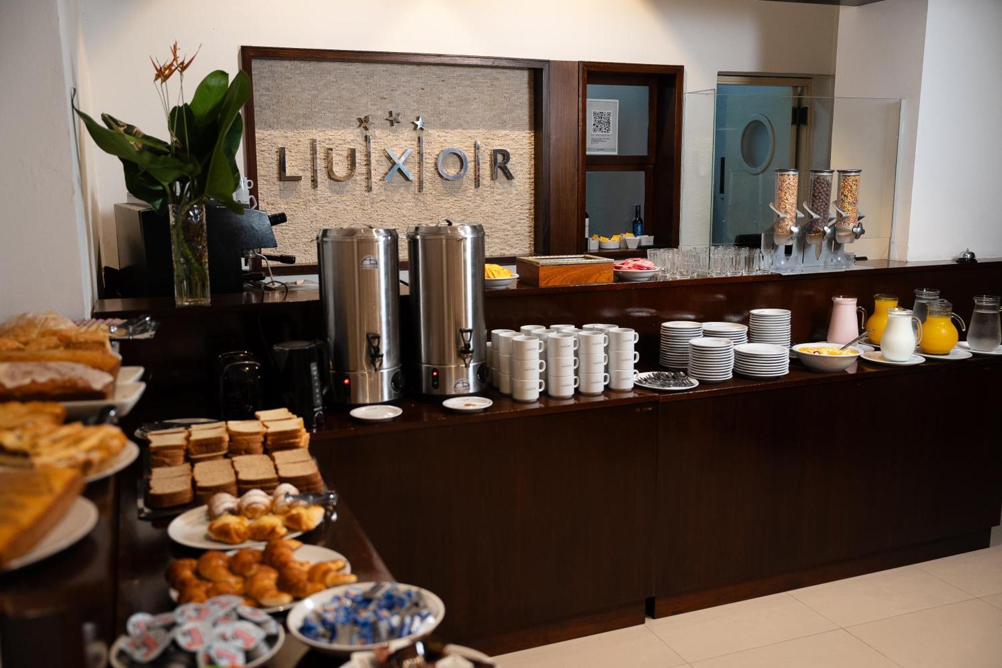 Hotel Luxor &