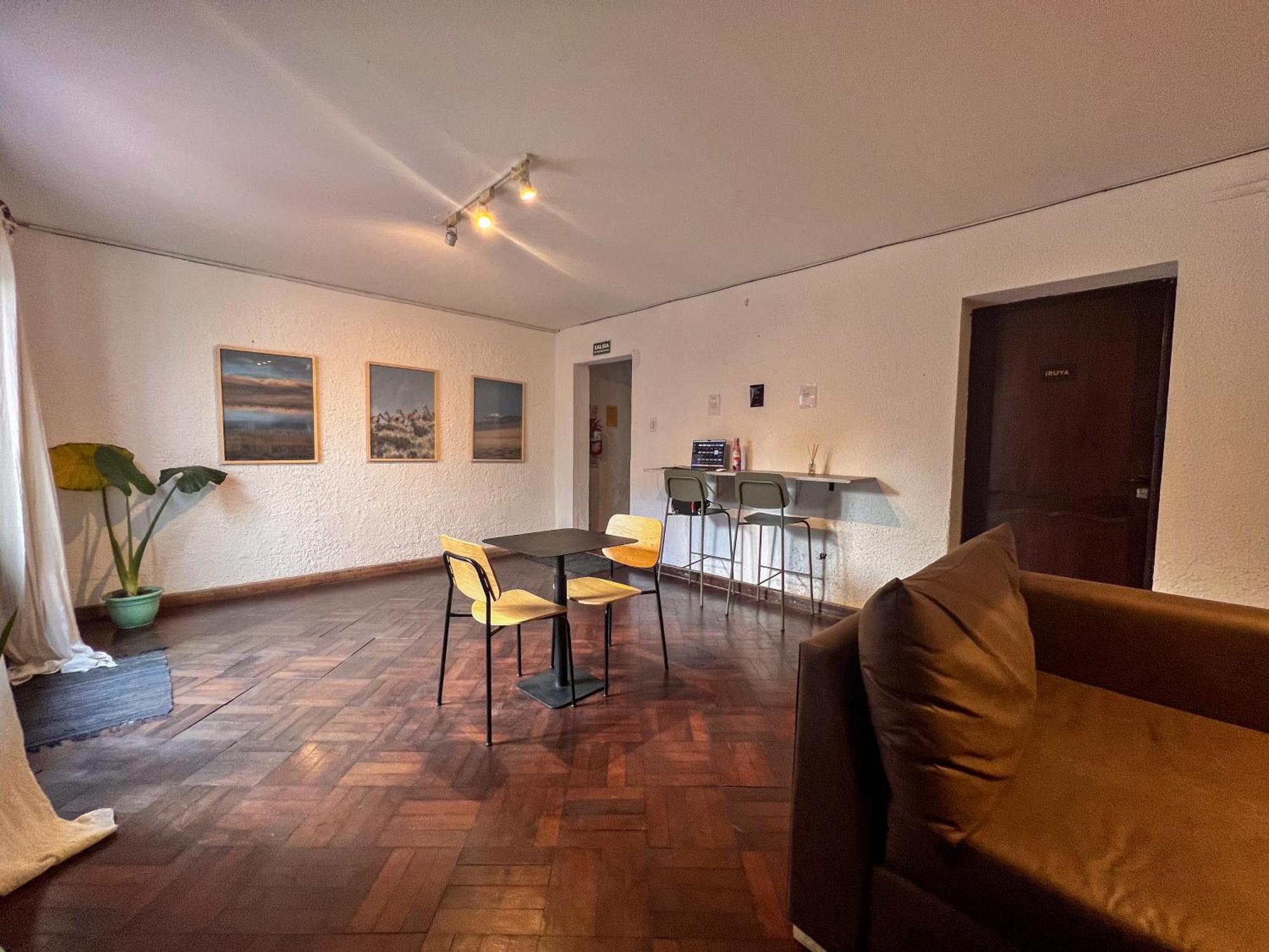 Casa Montana Hostal *