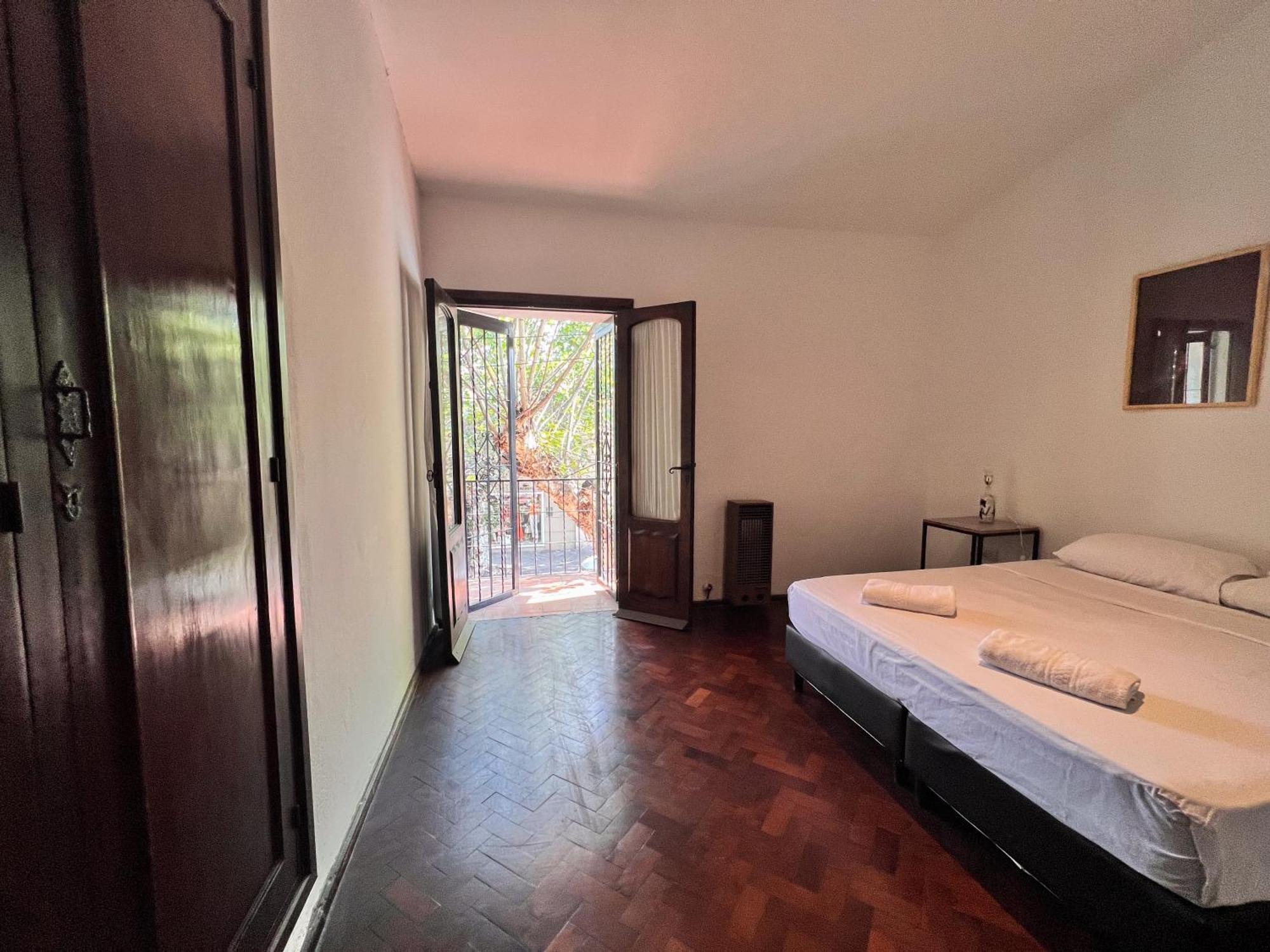 Casa Montana Hostal *