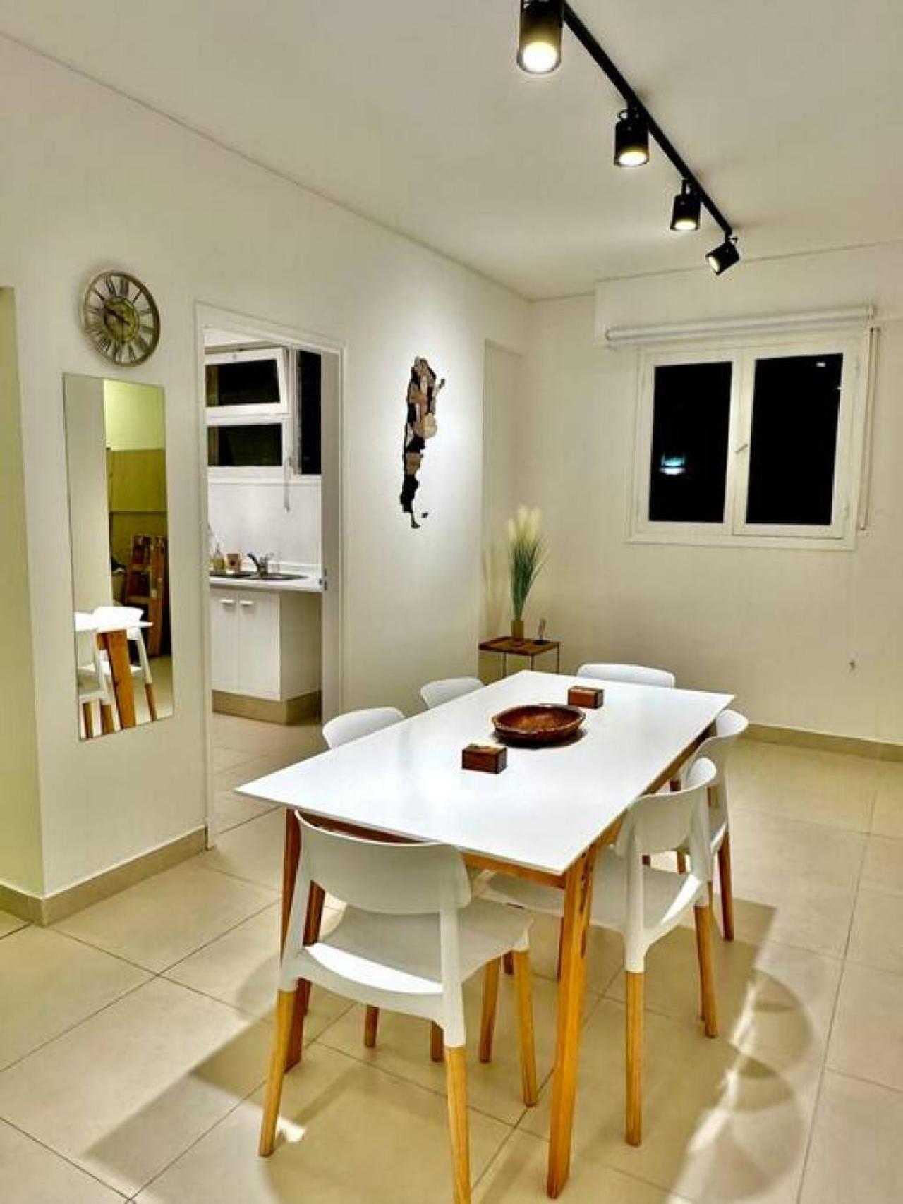 Apartamento Departamento Centrico, Comodo Y Luminoso En 3 2 Banos Salta
