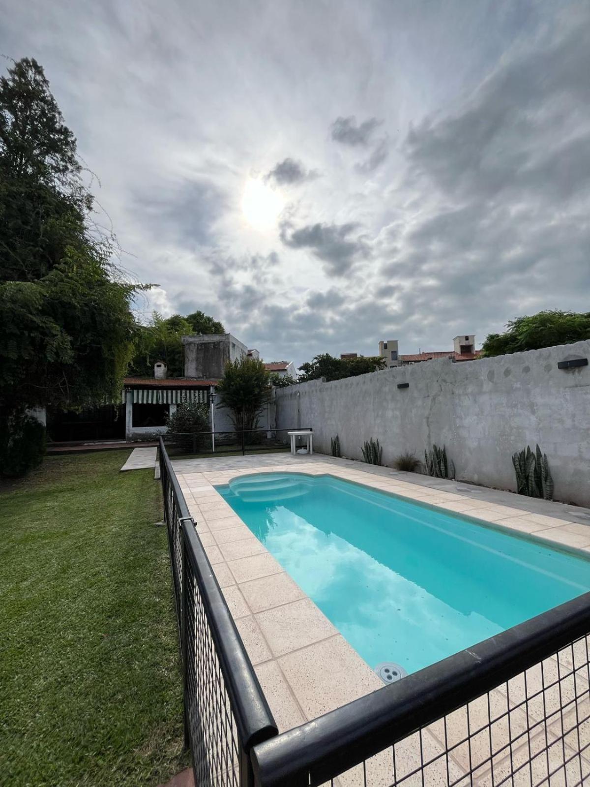 Casa Grand Bourg Con Magnífica Vista Y Pileta Сasa de vacaciones