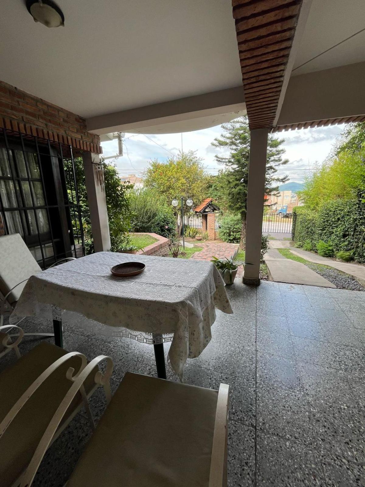 Casa Grand Bourg Con Magnífica Vista Y Pileta Сasa de vacaciones Salta