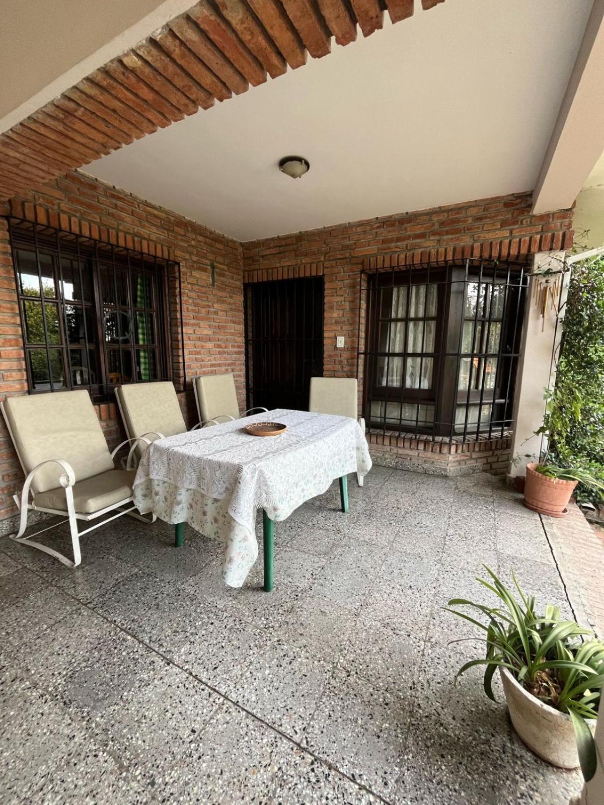 Сasa de vacaciones Casa Grand Bourg Con Magnífica Vista Y Pileta *
