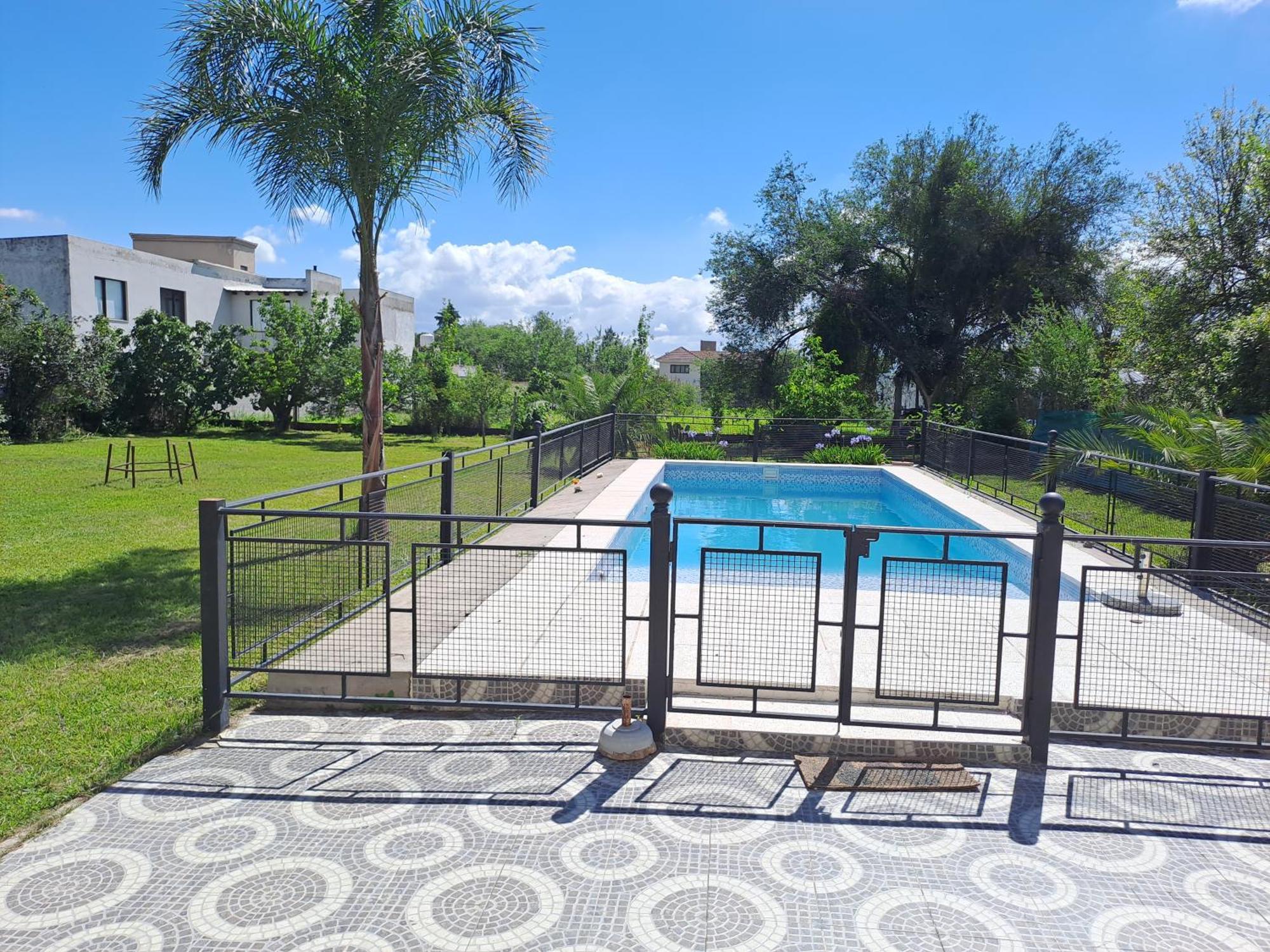 Casa Con Piscina Y Parque En , Zona Aeropuerto *