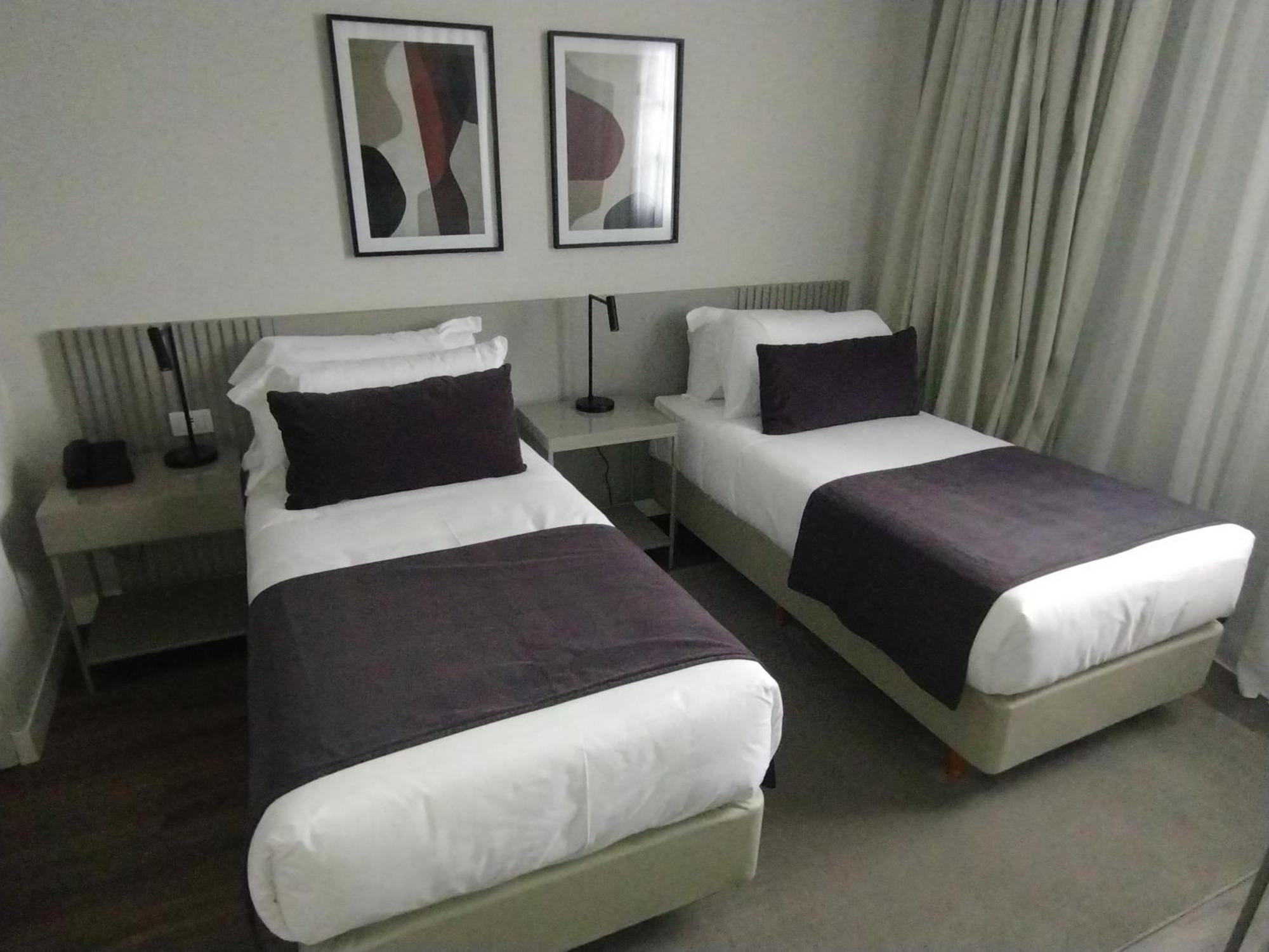 Hotel Guemes & 4*