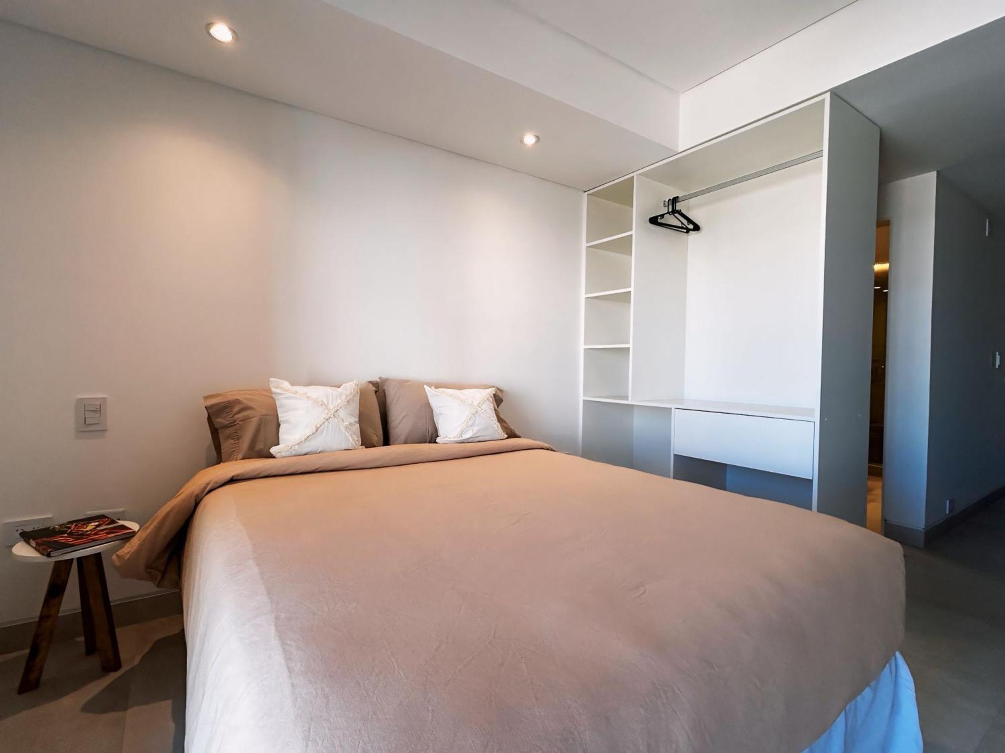 Alcazar Luxe Living En El Centro De Apartamento