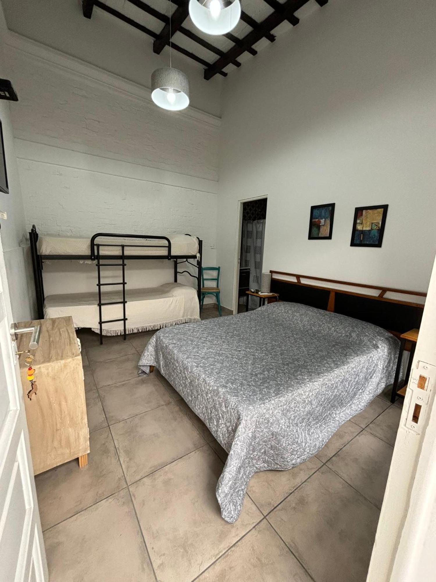 Habitación en casa particular Con Bano Privado Zona Centro - Capital *