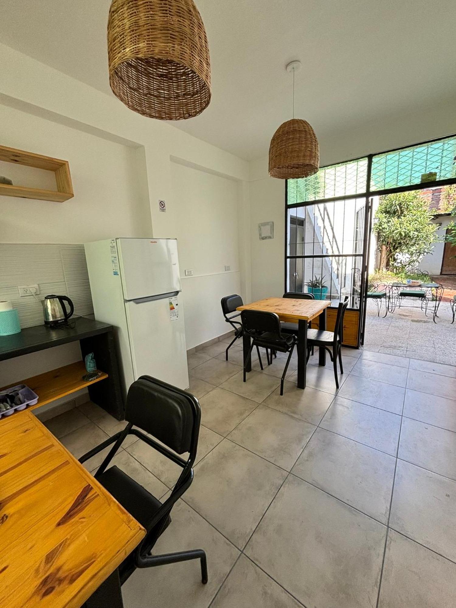 Con Bano Privado Zona Centro - Capital Habitación en casa particular