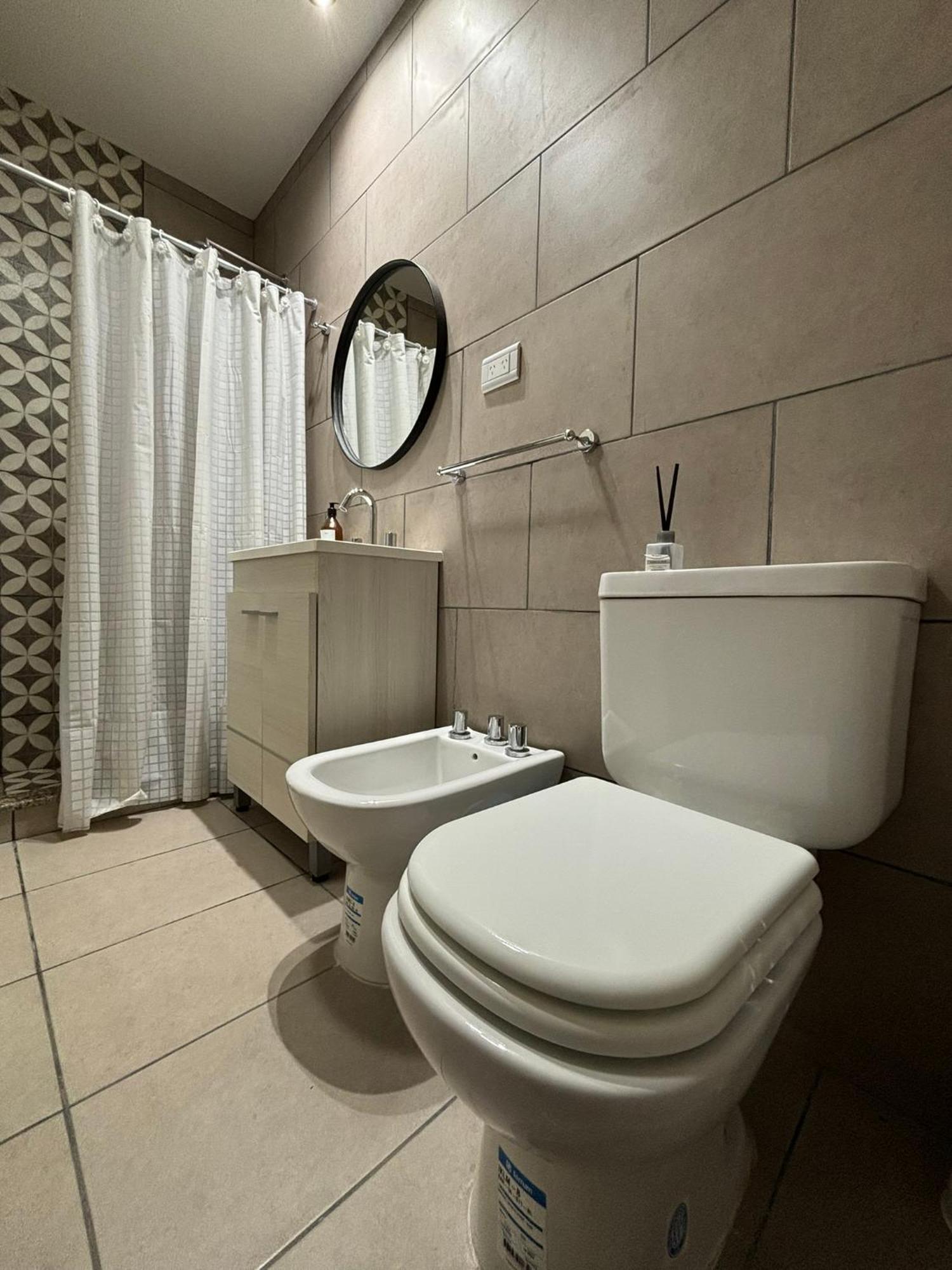Habitación en casa particular Con Bano Privado Zona Centro - Capital