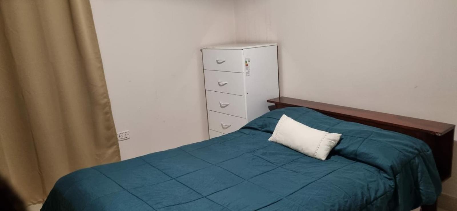 Casa Con Piscina Y Parque En , Zona Aeropuerto Сasa de vacaciones *