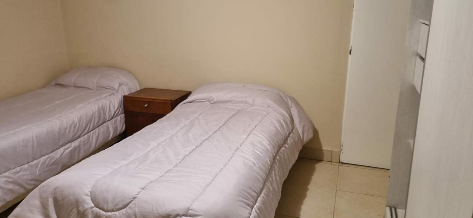 Casa Con Piscina Y Parque En , Zona Aeropuerto Сasa de vacaciones *