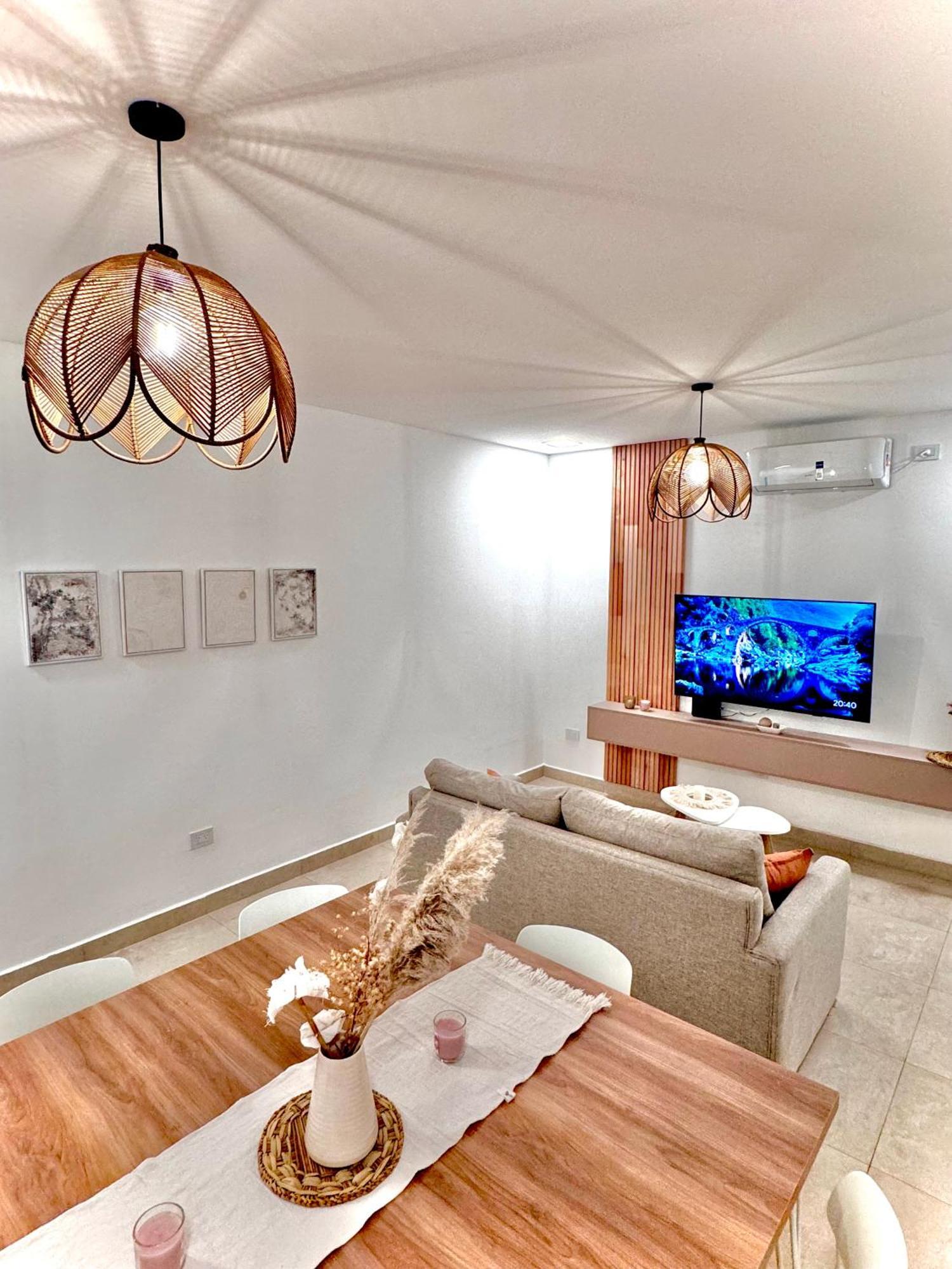 Apartamento Departamento Boutique Centrico, Nuevo Y Moderno Con 3 Y 2 Banos En Calle Caseros Salta