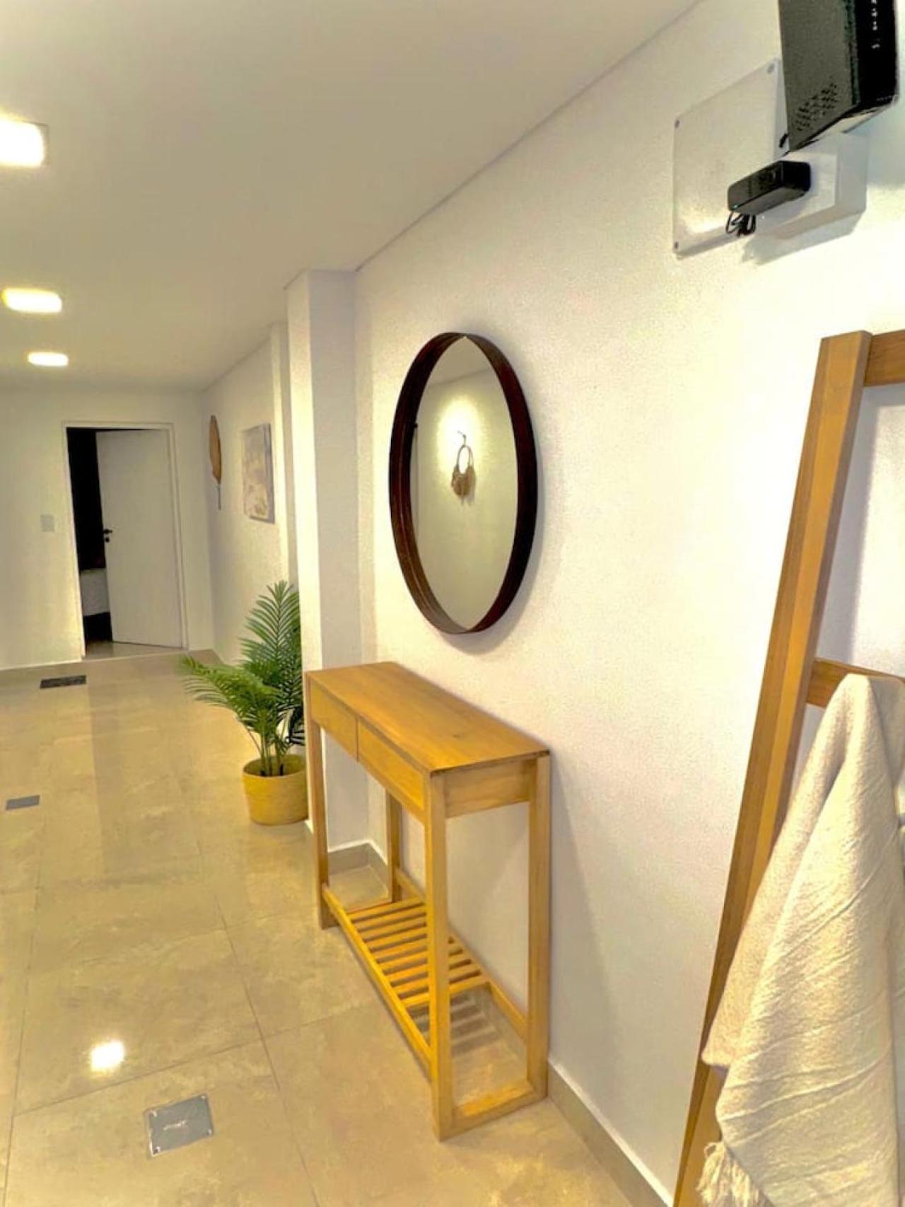Apartamento Casa Espectacular Con 3 En De Lujo, 4 Banos, Patio Al Aire Libre Con Jacuzzi Y Ubicacion Perfecta A 3 Cuadras De La Plaza B