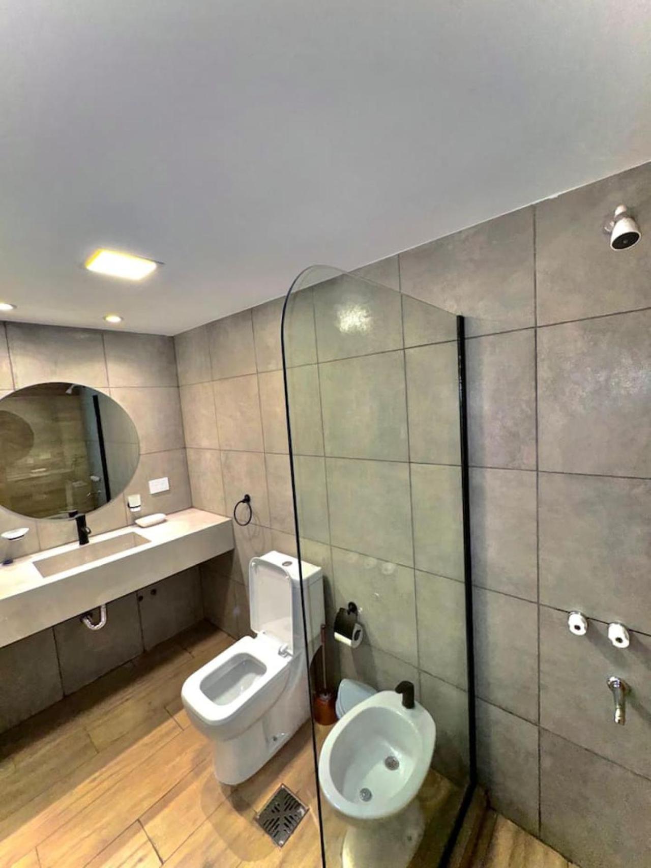 Casa Espectacular Con 3 En De Lujo, 4 Banos, Patio Al Aire Libre Con Jacuzzi Y Ubicacion Perfecta A 3 Cuadras De La Plaza B