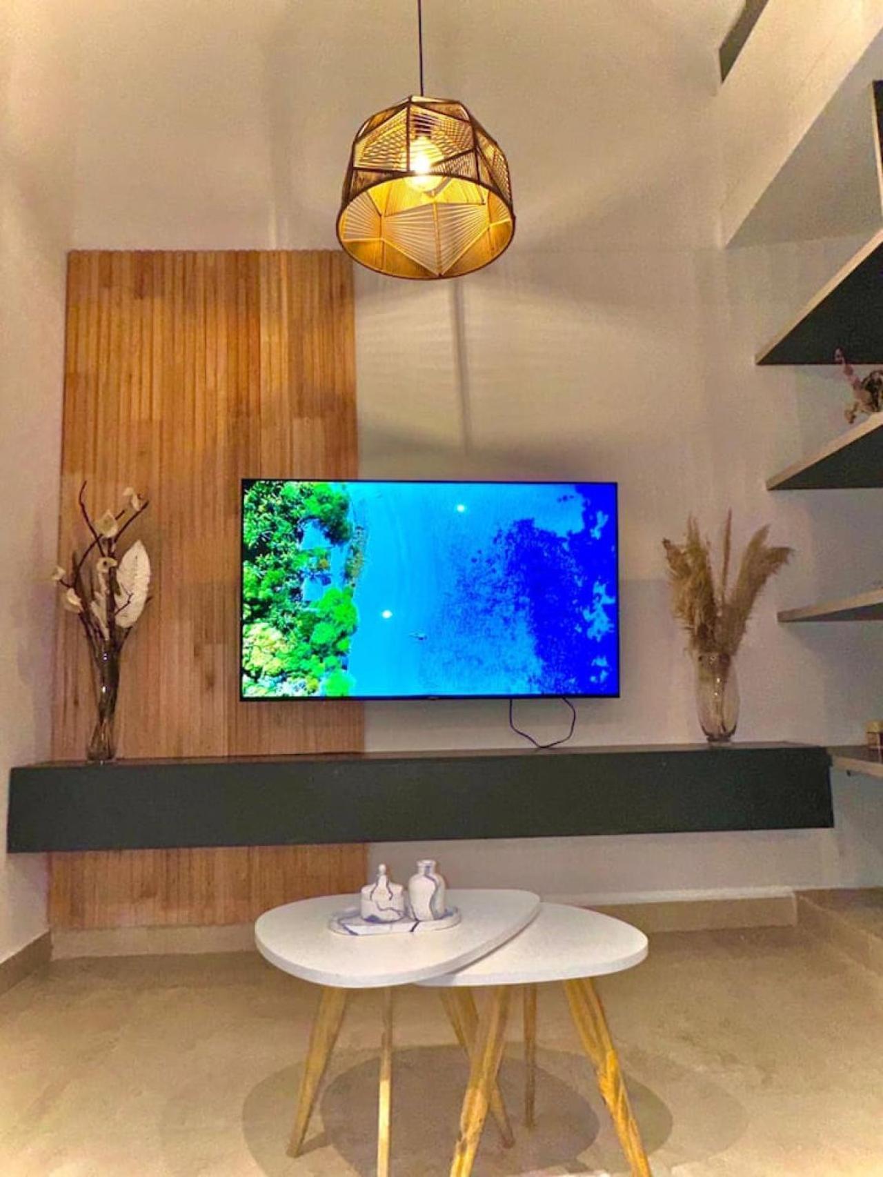 Apartamento Casa Espectacular Con 3 En De Lujo, 4 Banos, Patio Al Aire Libre Con Jacuzzi Y Ubicacion Perfecta A 3 Cuadras De La Plaza B