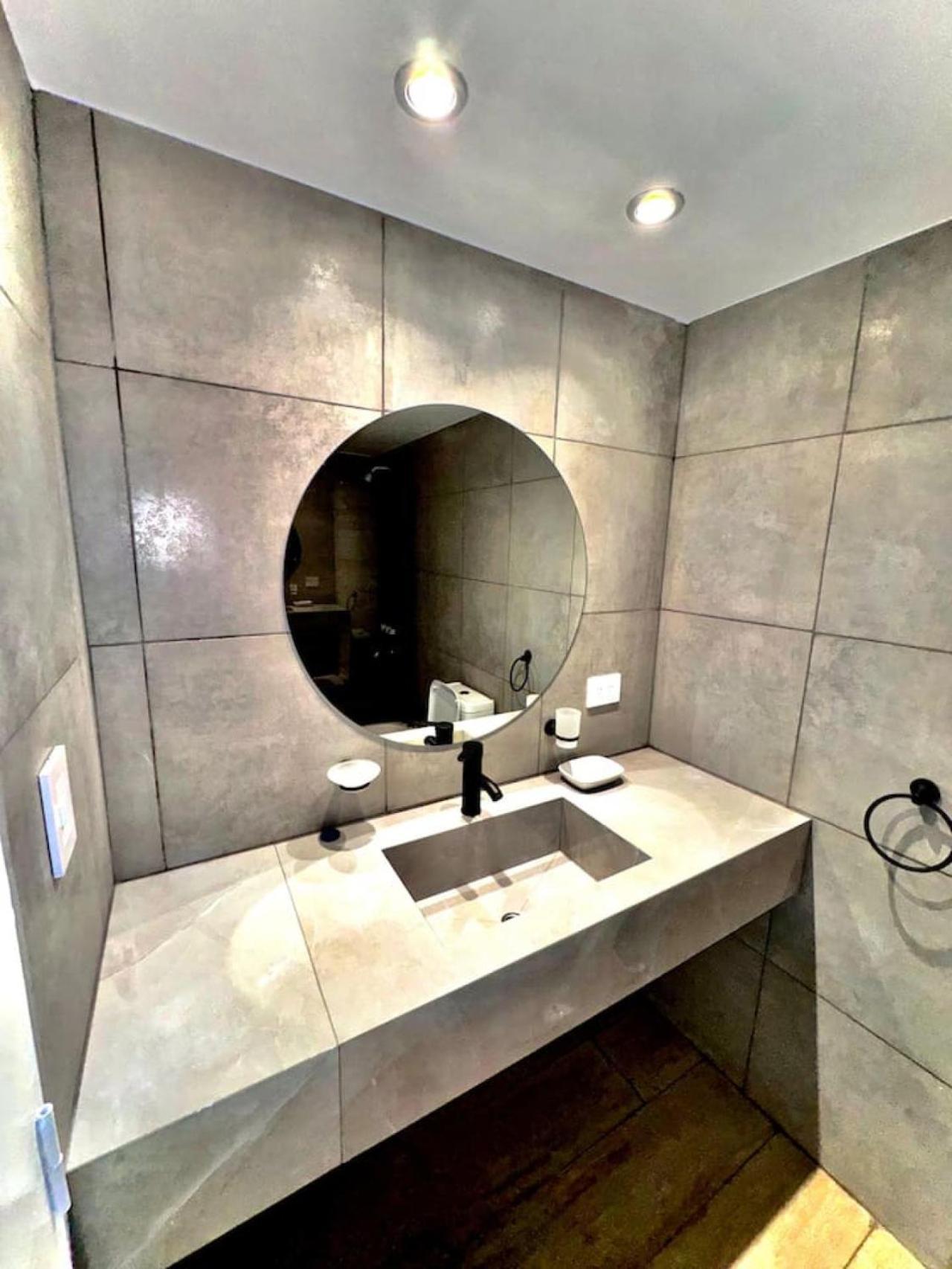 Casa Espectacular Con 3 En De Lujo, 4 Banos, Patio Al Aire Libre Con Jacuzzi Y Ubicacion Perfecta A 3 Cuadras De La Plaza B Apartamento *