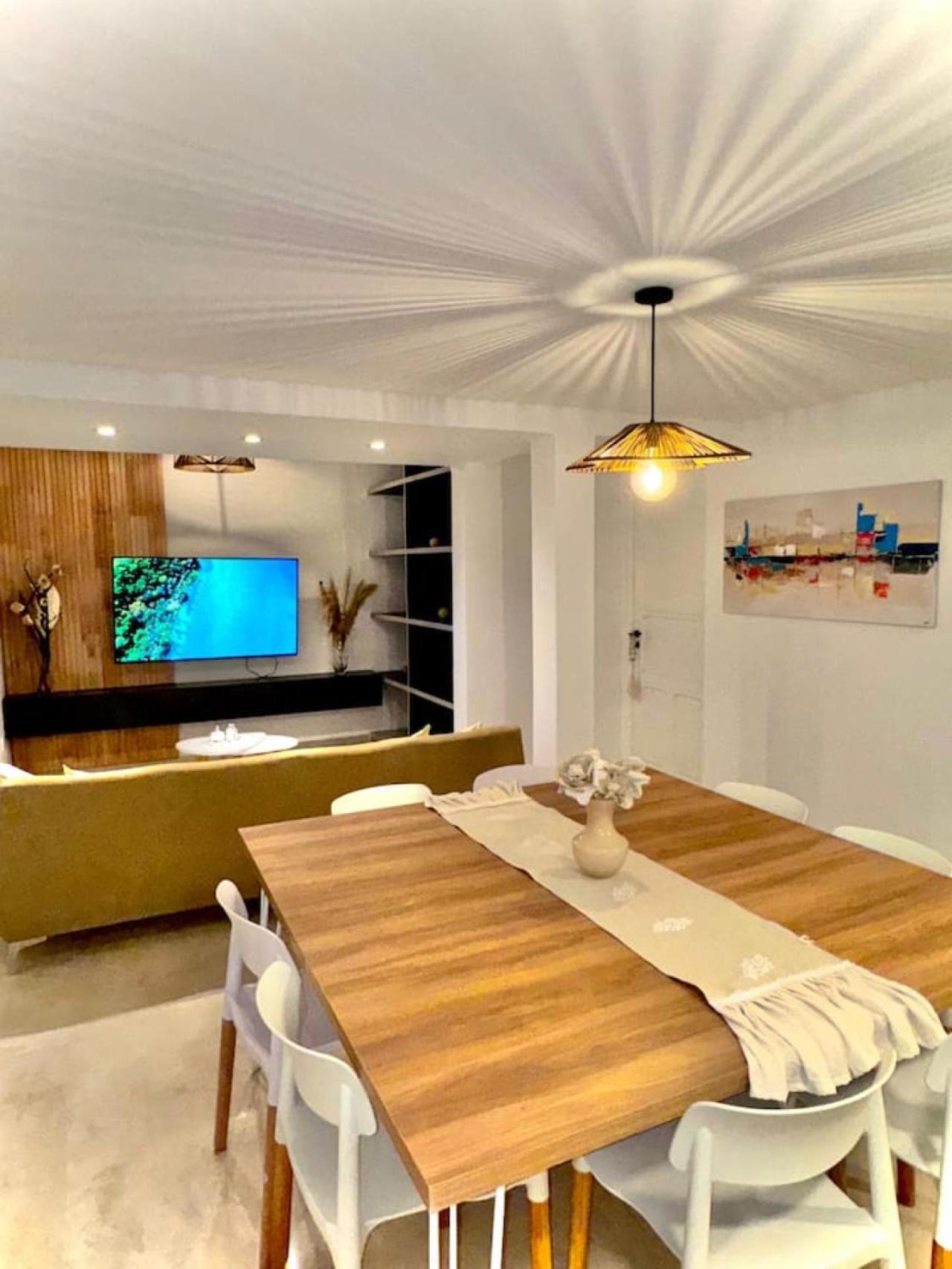 Casa Espectacular Con 3 En De Lujo, 4 Banos, Patio Al Aire Libre Con Jacuzzi Y Ubicacion Perfecta A 3 Cuadras De La Plaza B Apartamento *