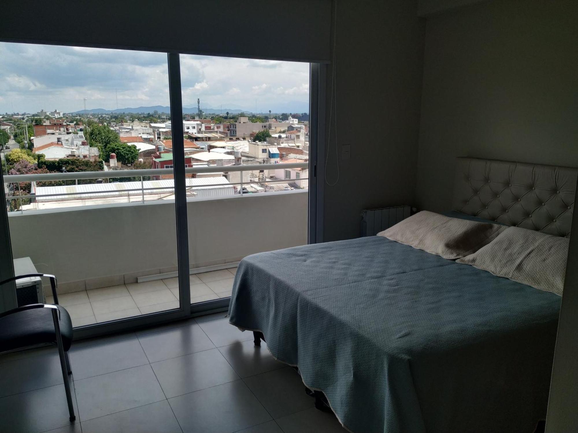 Departamento Centro Con Cochera,balcón, Lunas De Apartamento