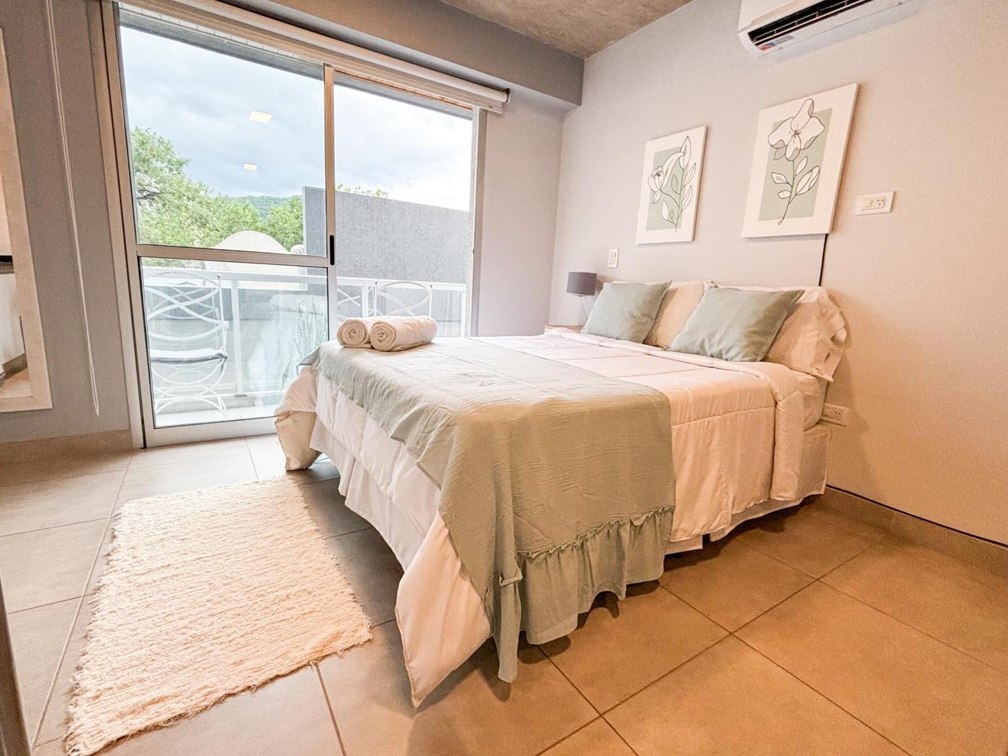 November Corazon De Apartamento