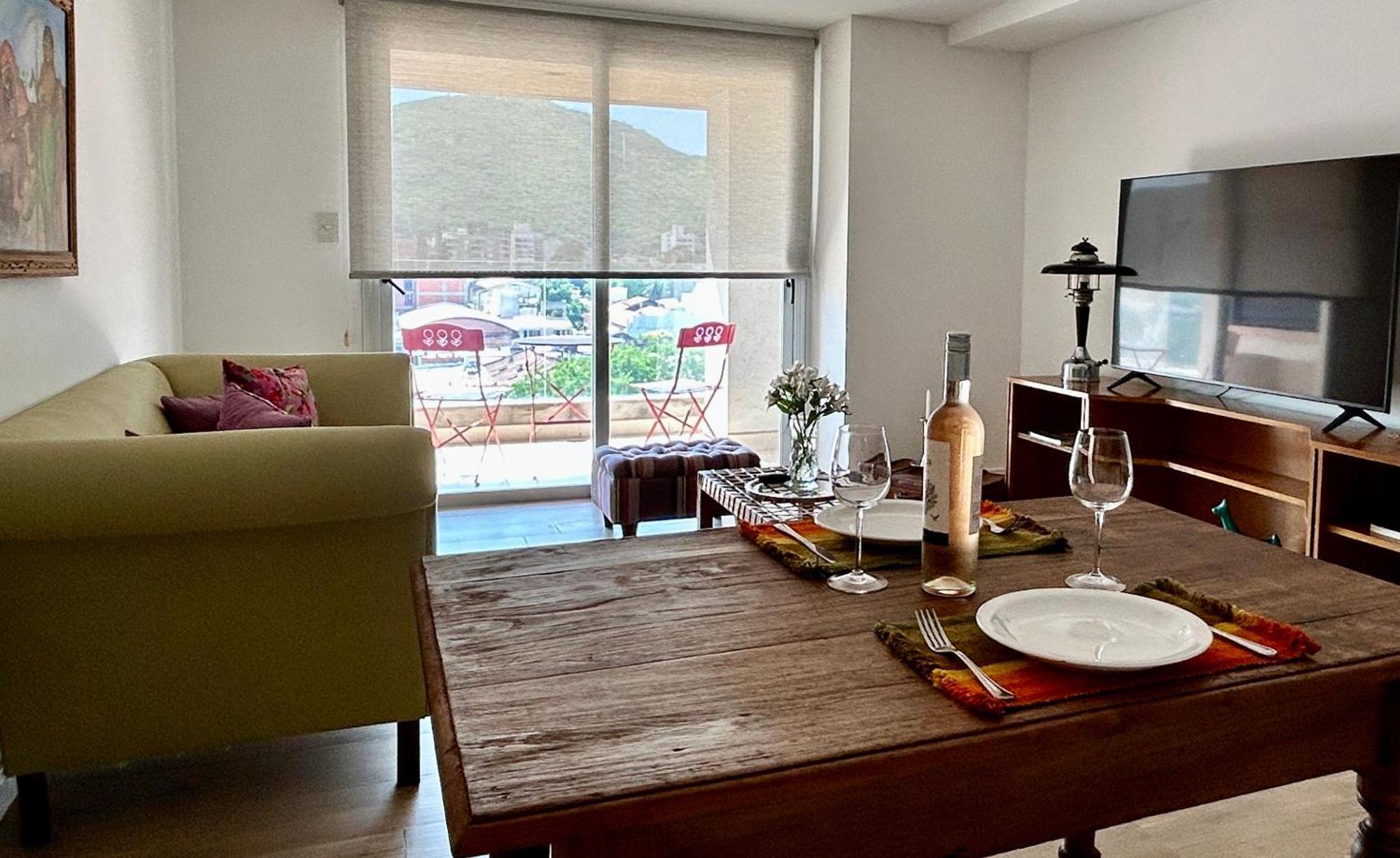 Apartamento Charming Flat En El Centro De - Free Parking *