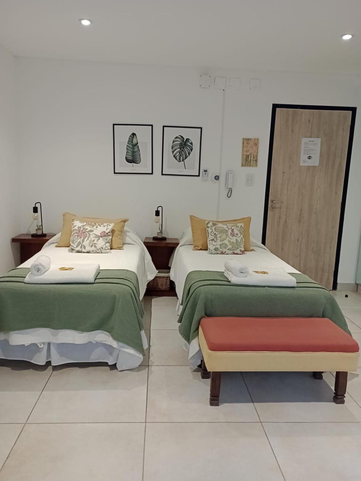 Monoambiente Con Pileta, Cochera Y Wi-fi Ideal 2 Huespedes *