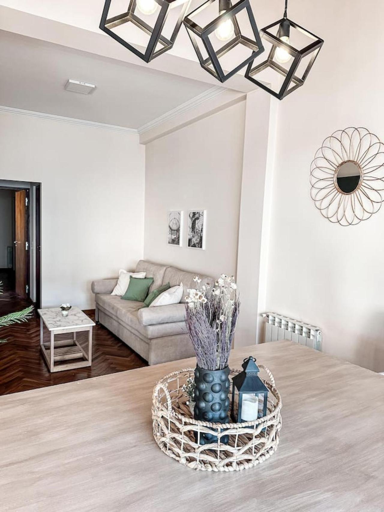 Apartamento Lujoso Amplio Dpto 8 En Con Cochera