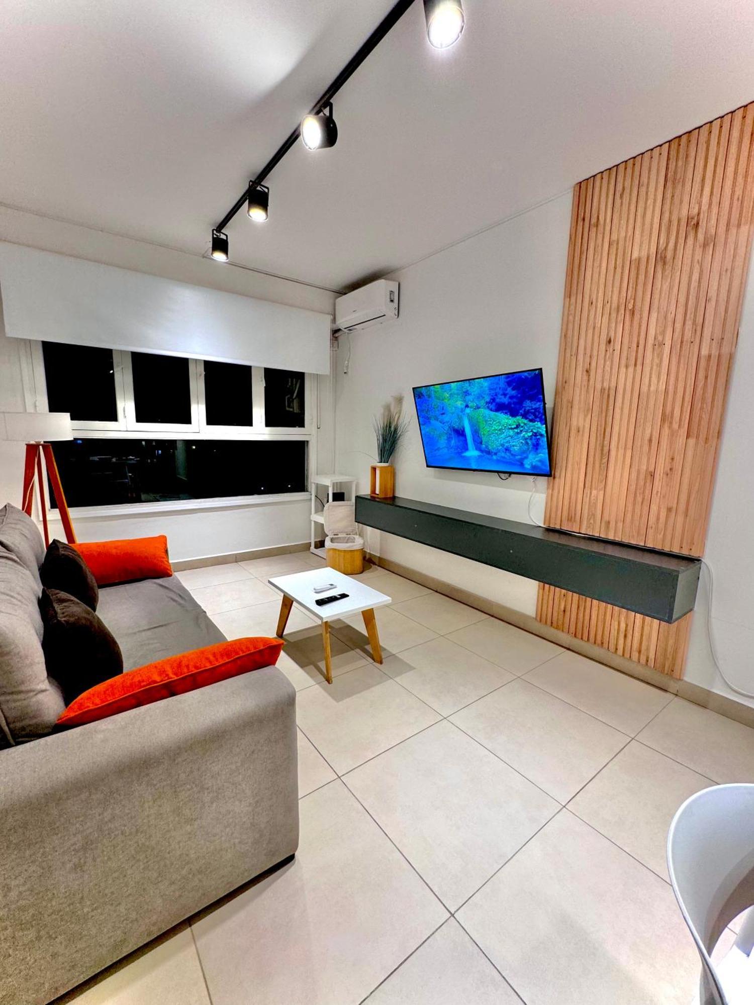 Departamento Centrico, Comodo Y Luminoso En 3 2 Banos Salta