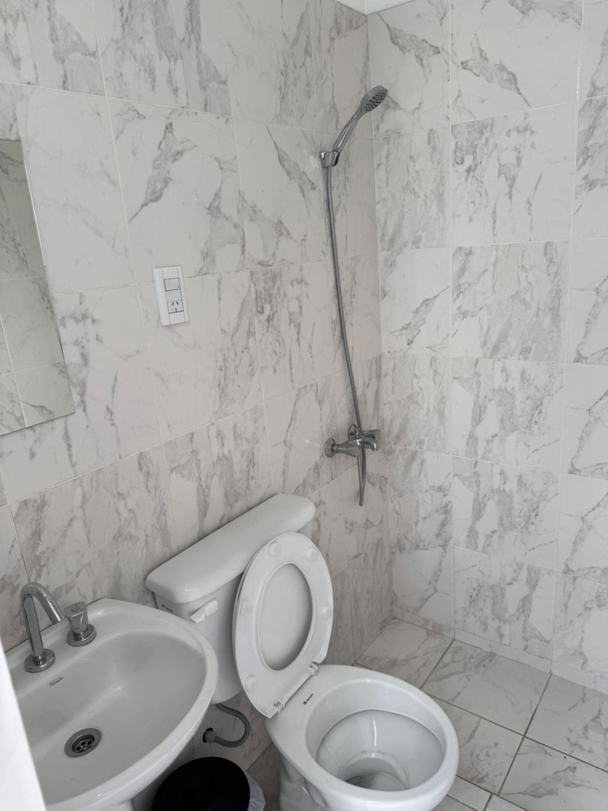Flores Hostal