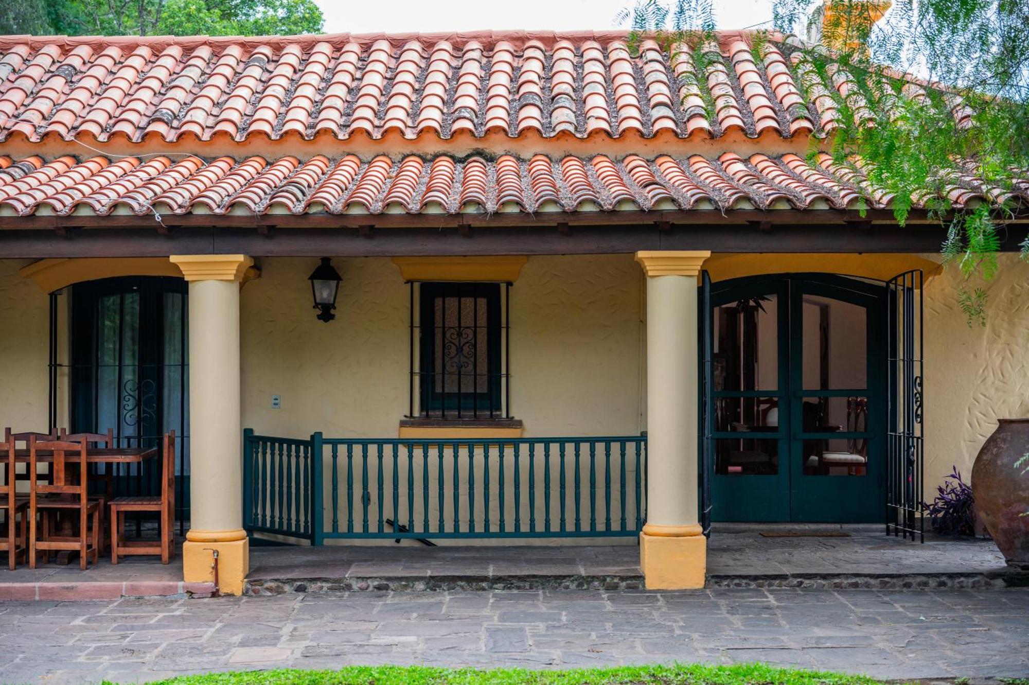Casona Uruguay * Salta
