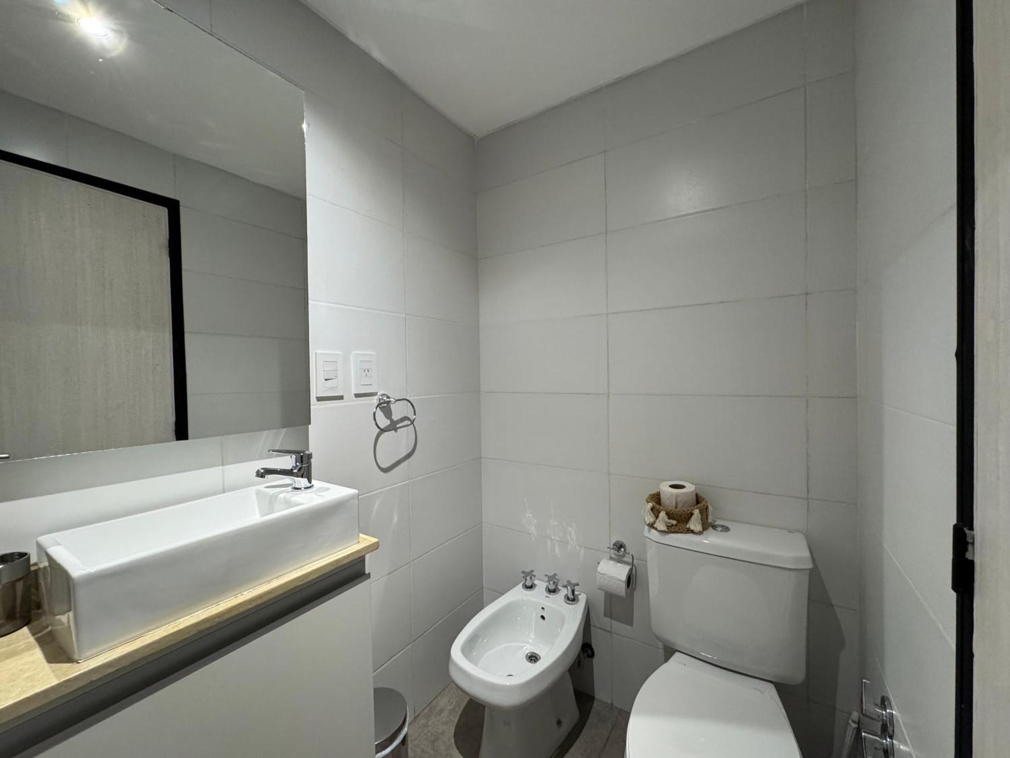 Apartamento Monoambiente Con Pileta, Cochera Y Wi-fi Ideal 2 Huespedes *