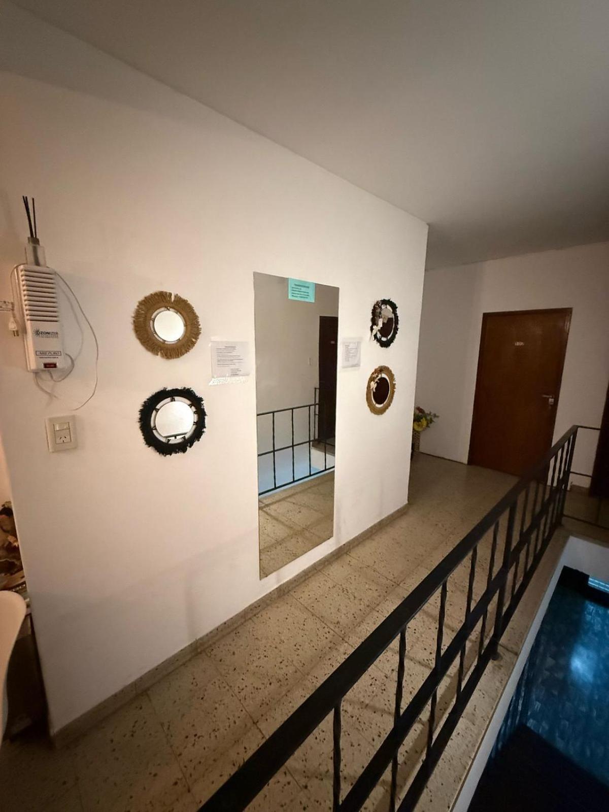 Vicente Hostal *