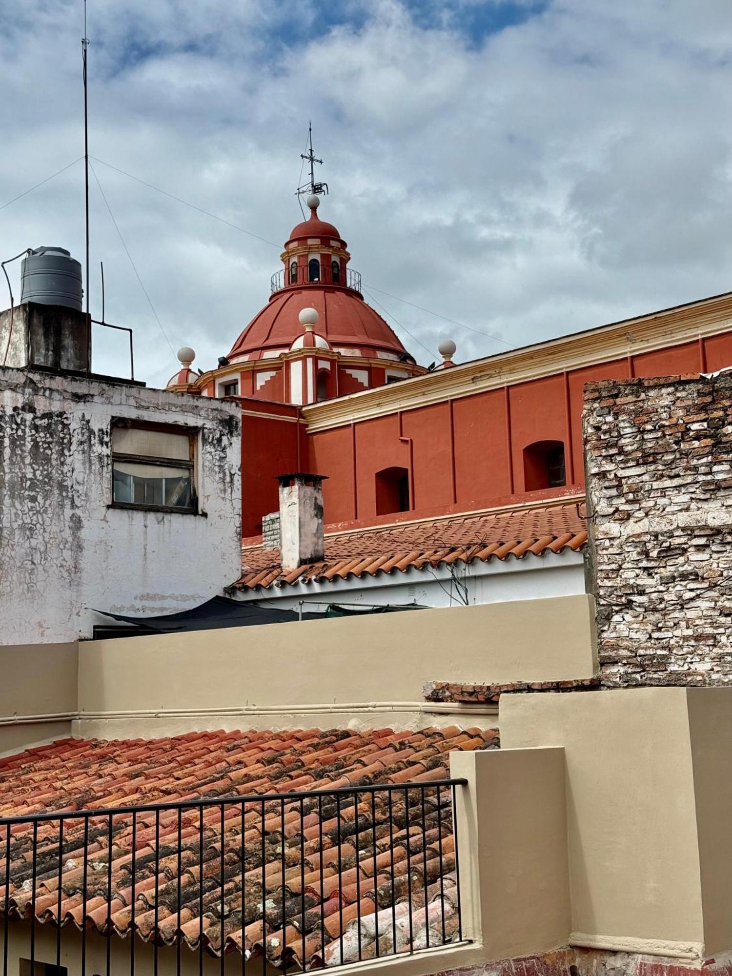 Clivias Hostal *