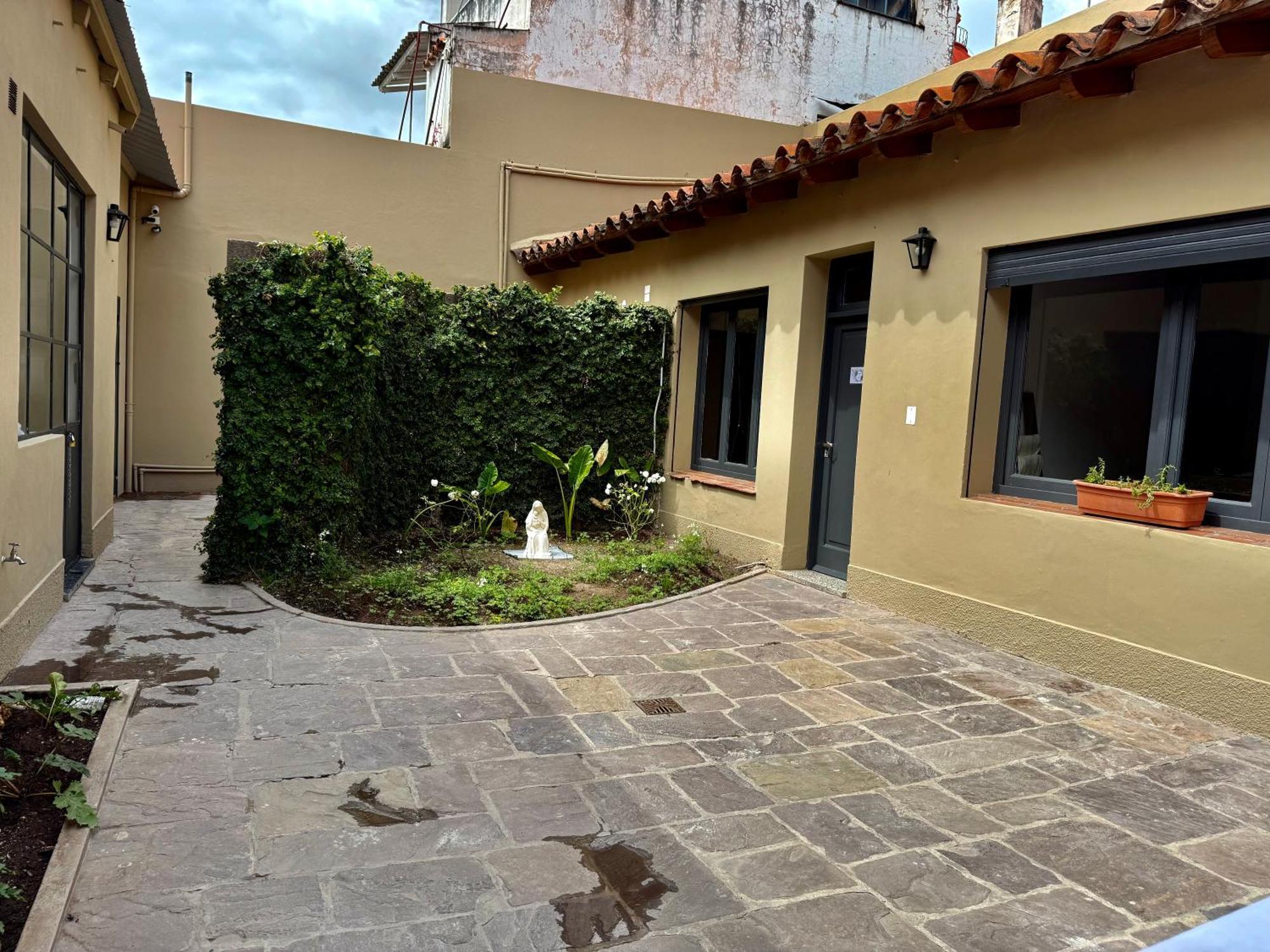 Hostal Clivias