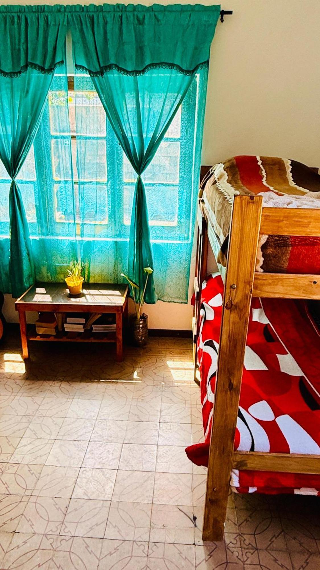 Hostal Casa Nuestra *