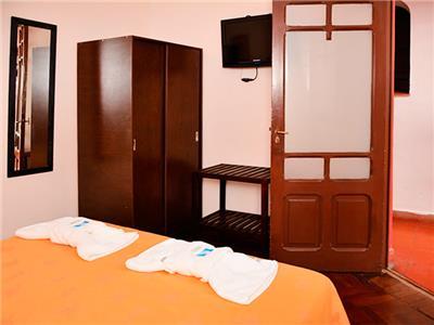 La Giralda Hotel *
