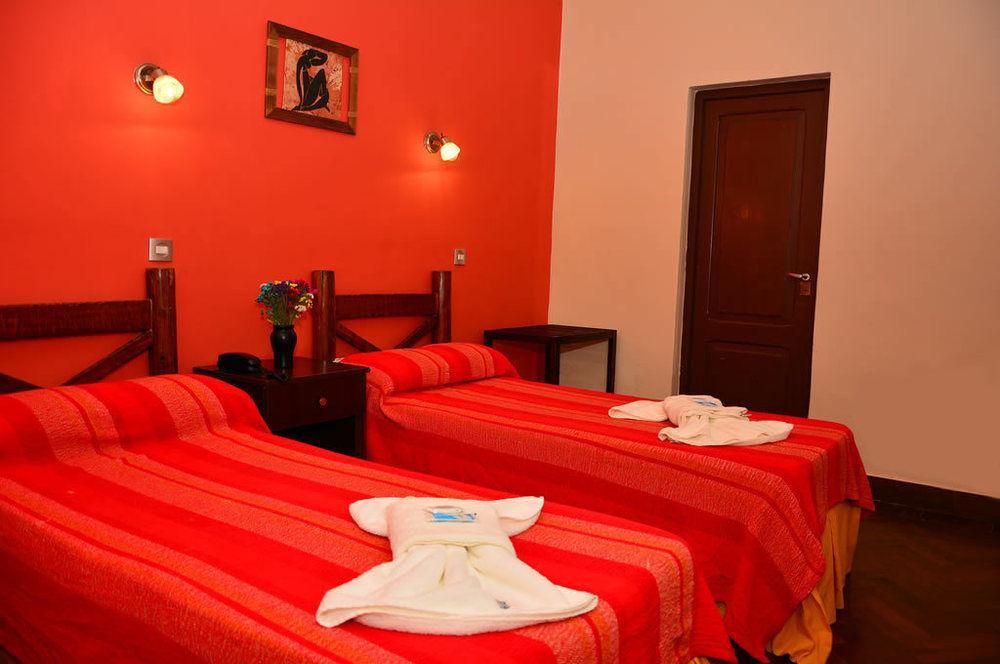 La Giralda Hotel *