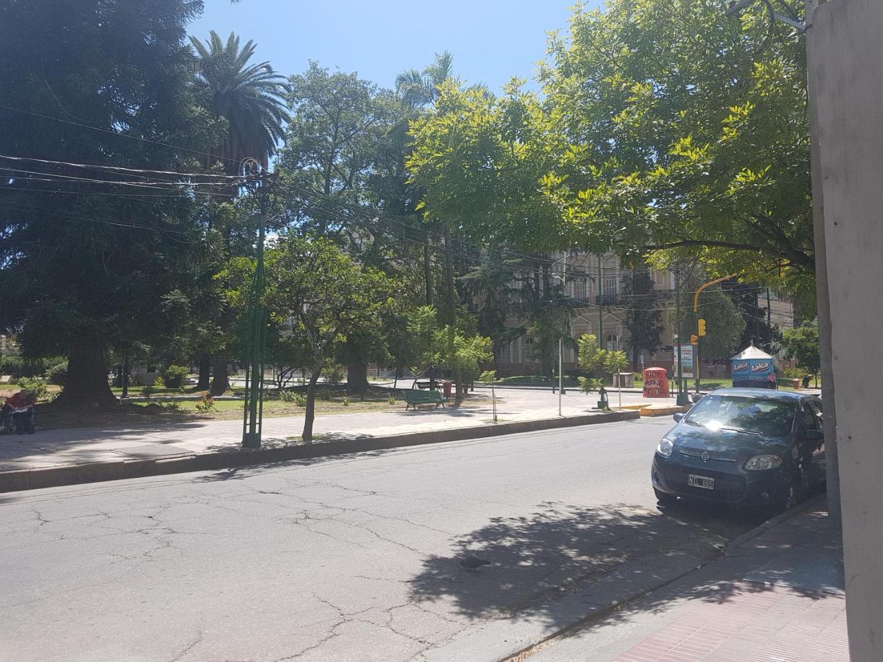 Leguizamon *