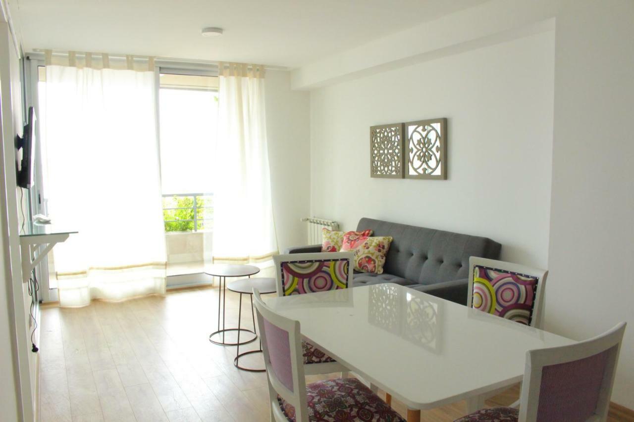 Balcones Verdes - Frente -1706 *