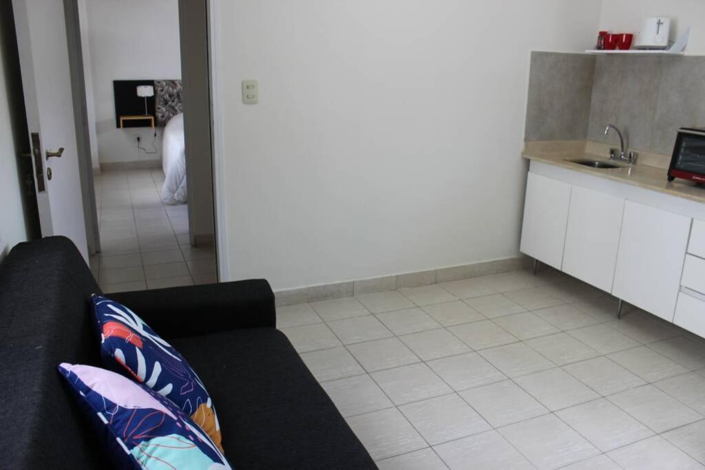 Apartamento Luminoso A Dos Cuadras De La Plaza Salta