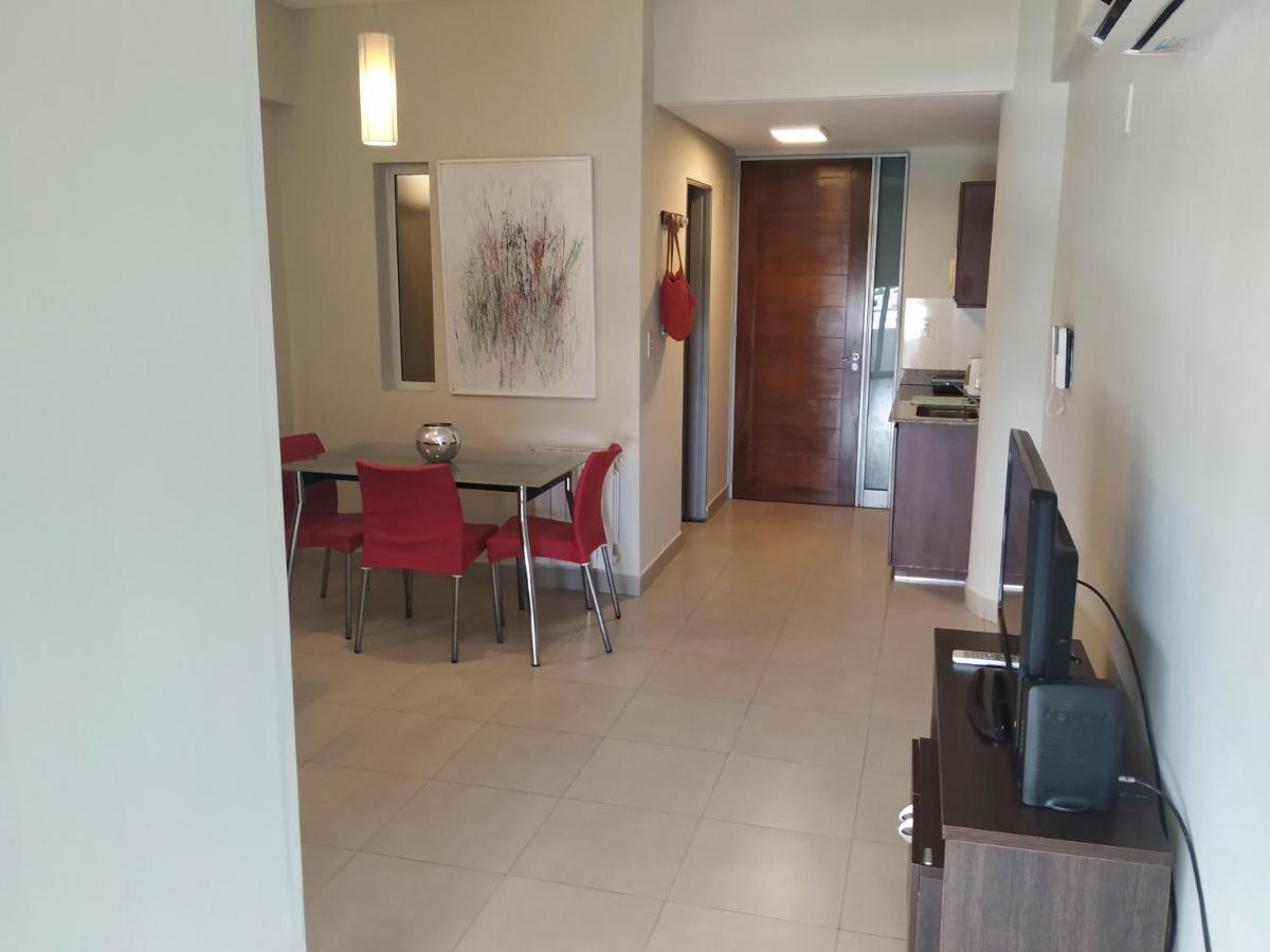 Apartamento Departamento Centro Con Cochera,balcón, Lunas De