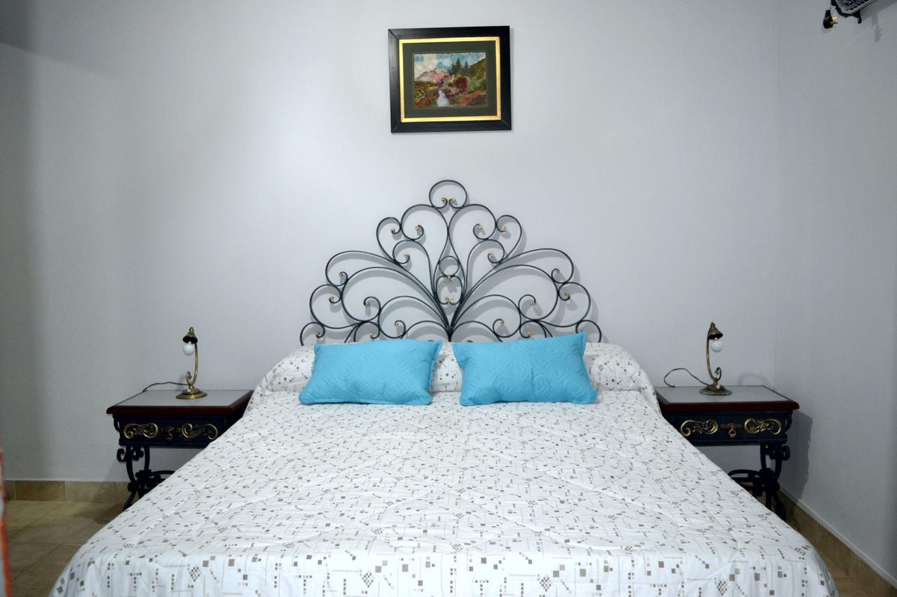 Hostal De La Luna *