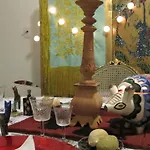 Habitaciones Con Encanto, Espacio Mundano